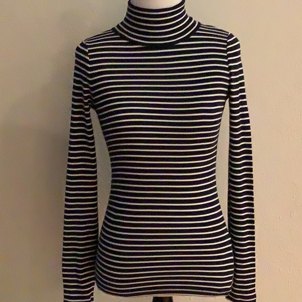 J Crew - TOP Turtleneck Size XS  Navy/White Stripe